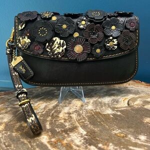 Coach 1941 Tea Rose Clutch with Snakeskin Details 22935 EUC